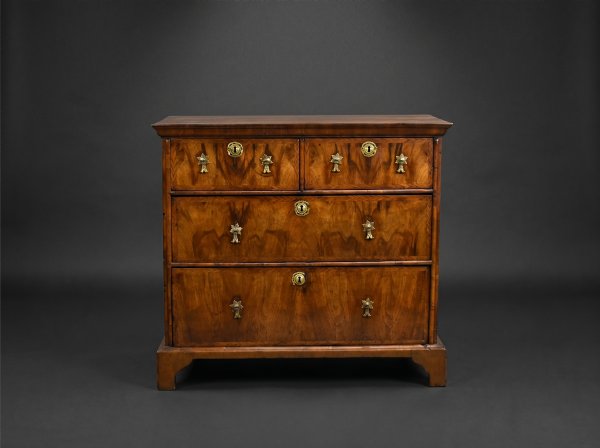 George III Burr Walnut Chest of Drawers